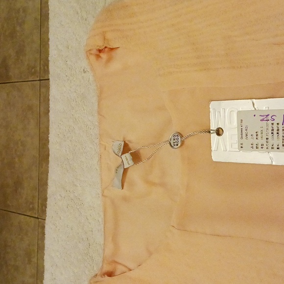 Y2KMODA CLASSIC BLOUSE , SZ.SMALL & teen Light peach top.layer designs. - Picture 11 of 11
